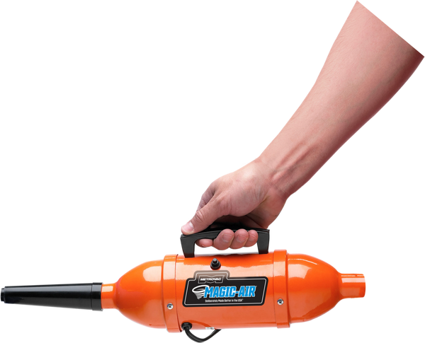 Inflator deflator outlet pump